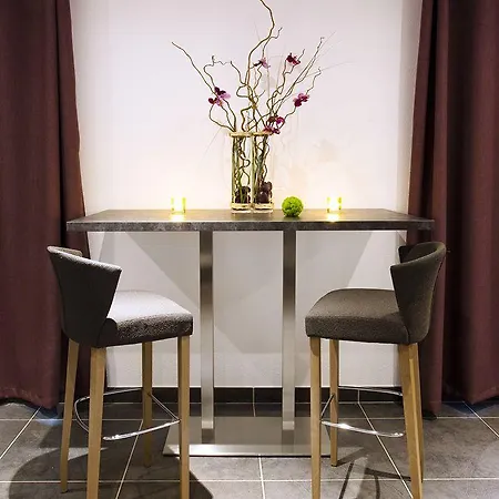 凯拉迪尚贝里中心住宿酒店 3*