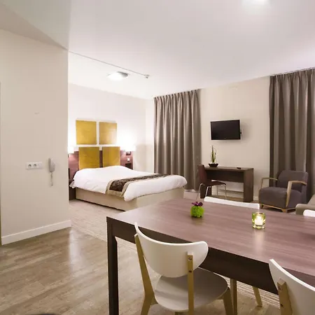 Kyriad Centre - Et Résidence 3* Chambéry