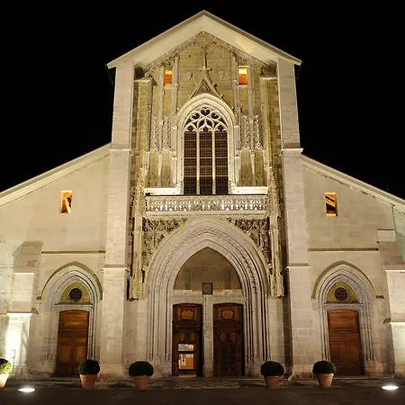 Kyriad Centre - Et 아파트호텔 Chambéry
