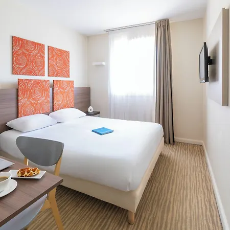Apartahotel Kyriad Centre - Et Résidence 3*