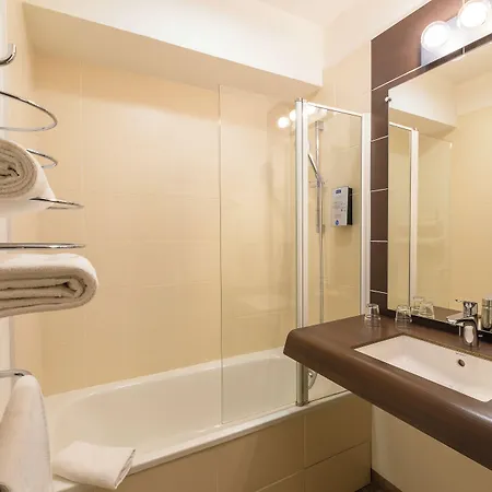 Lägenhetshotell Kyriad Centre - Et 3*