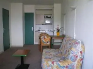 Kyriad Centre - Et 3*
