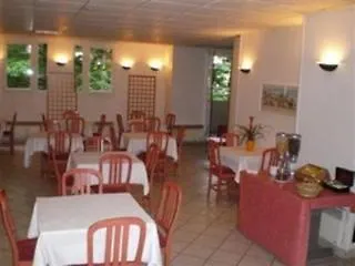 Kyriad Centre - Et Résidence 3* Chambéry