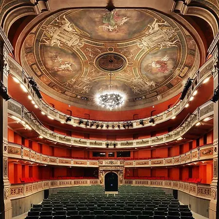 Kyriad Centre - Et Résidence Apartahotel 3*