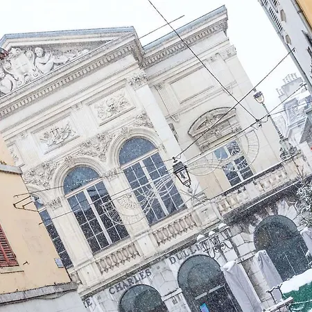 아파트호텔 Kyriad Centre - Et Chambéry