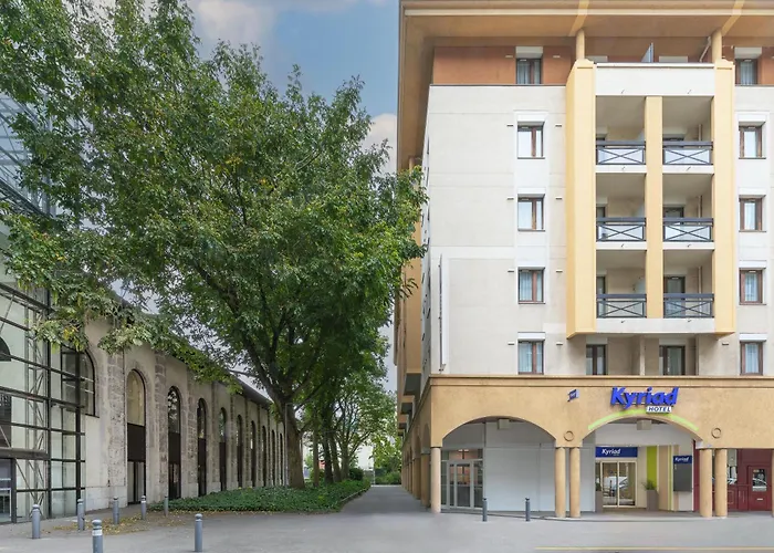 Ξενοδοχείο με διαμερίσματα Kyriad Centre - Et 3*