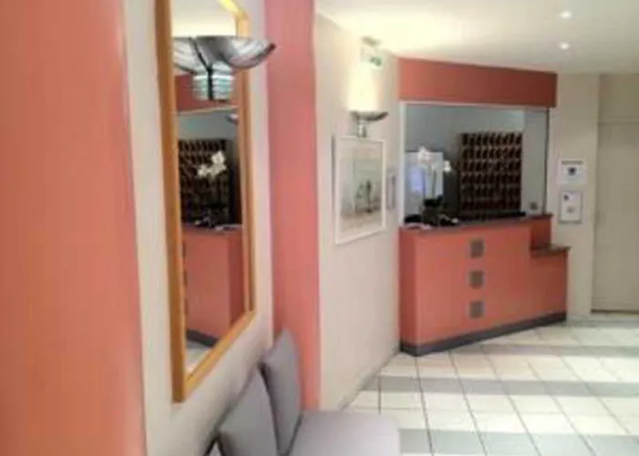 Ξενοδοχείο με διαμερίσματα Kyriad Centre - Et