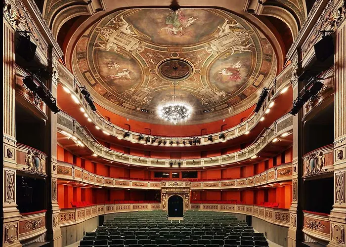 Kyriad Centre - Et Ξενοδοχείο με διαμερίσματα 3*